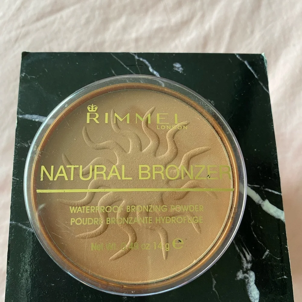 RIMMEL LONDEN NATURAL POWDER BRONZER /UNUSED!